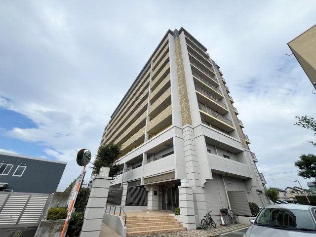 ランドシティ新所沢（6階）リフォーム済の外観|【外観】重厚感のあるマンションです！