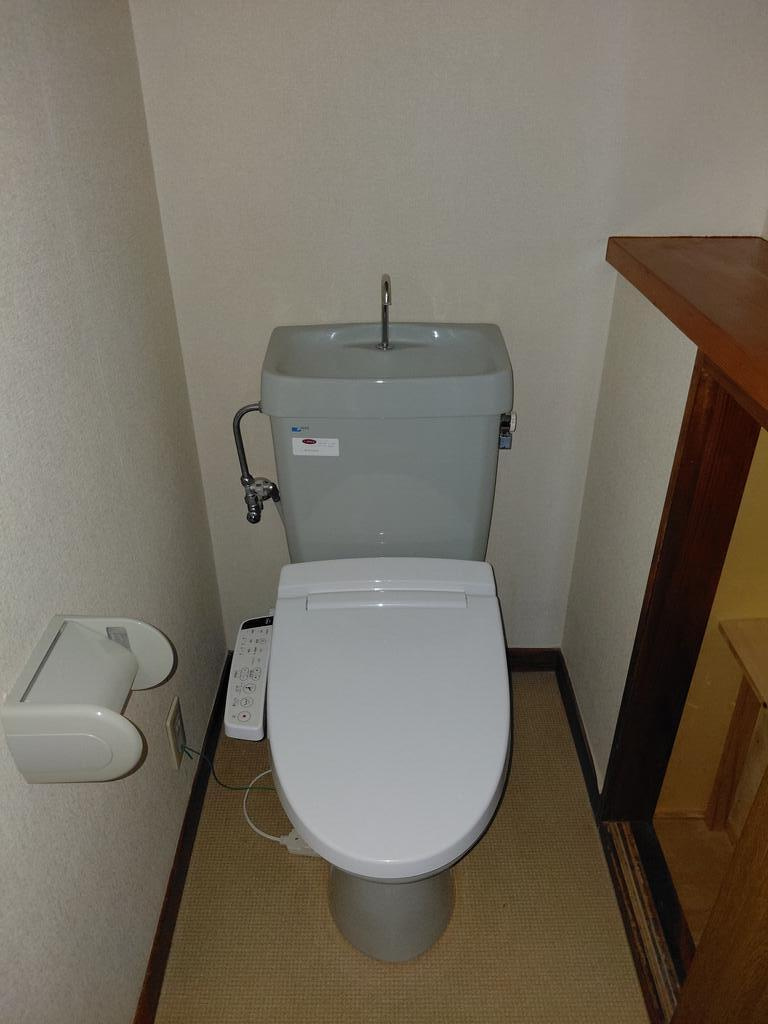 新潟市東区紫竹のアパートのトイレ
