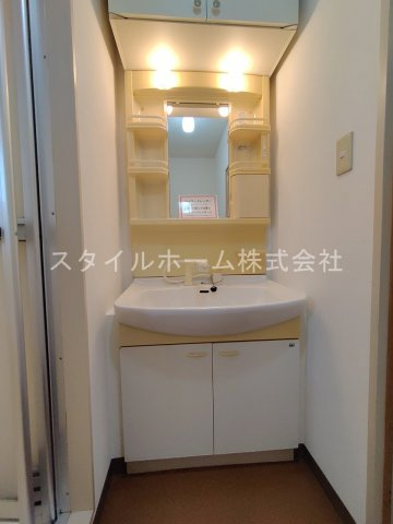 ラグドールの洗面所|別部屋写真です。