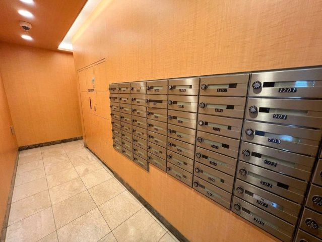 ランドステージ小岩プレシャスのその他共用部分|清潔感のある整理された集合ポスト