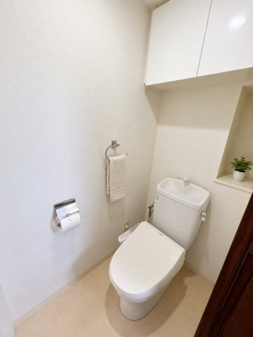 ランドステージ小岩プレシャスのトイレ|清潔感あふれる落ち着きの空間※CGホームステージング画像です。