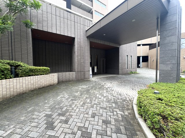 最寄り駅シーサイドライン『鳥浜』駅より徒歩５分！休日はアウトレットでショッピングを楽しんで♪な【リフォーム／テラス横浜富岡】のその他共用部分