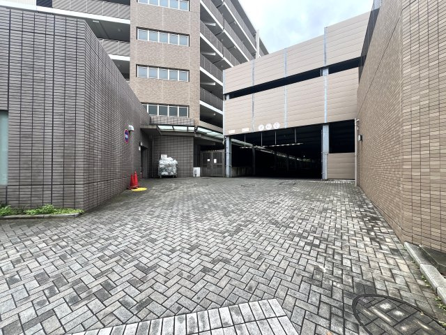 最寄り駅シーサイドライン『鳥浜』駅より徒歩５分！休日はアウトレットでショッピングを楽しんで♪な【リフォーム／テラス横浜富岡】のその他共用部分