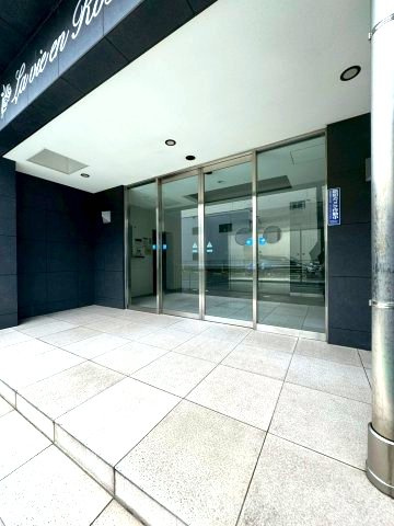 ラ・ヴィ・アン・ローズ　名古屋市賃貸　仲介手数料無料のエントランス