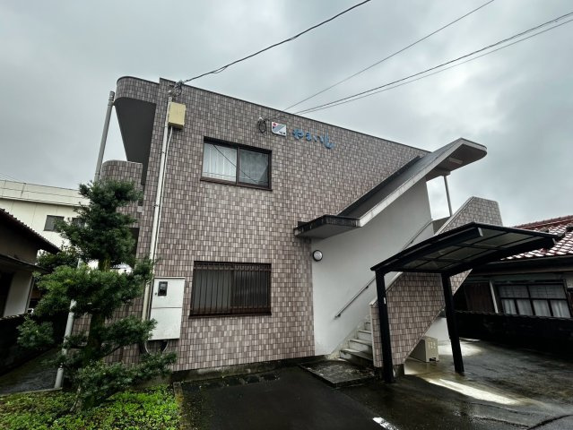 やまいし