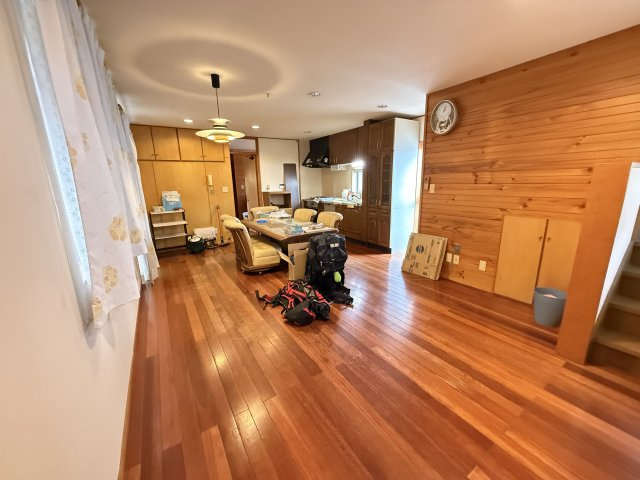 総社町植野中古住宅の居間・リビング