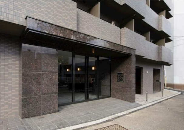 ルーブル方南町弐番館のエントランス