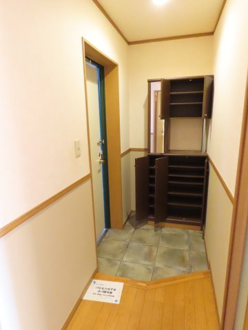 グランピリエの玄関|※同物件他部屋の参考写真です。