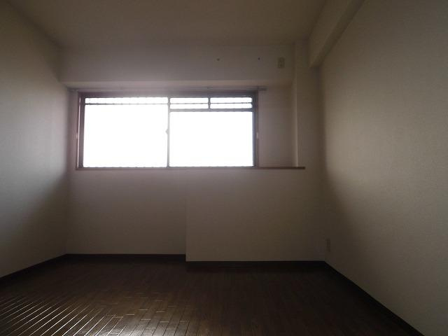 神戸市東灘区北青木４丁目の賃貸マンションの洋室