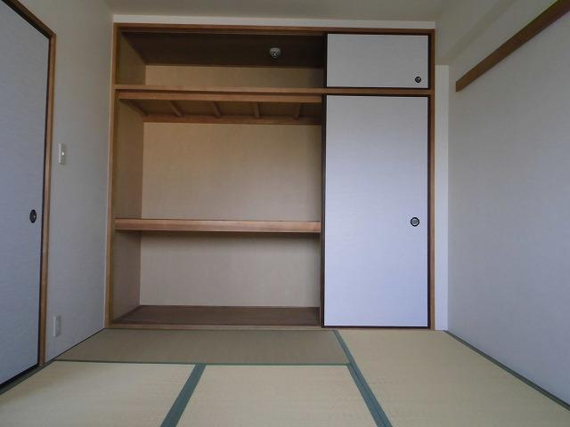 神戸市東灘区北青木４丁目の賃貸マンションの和室