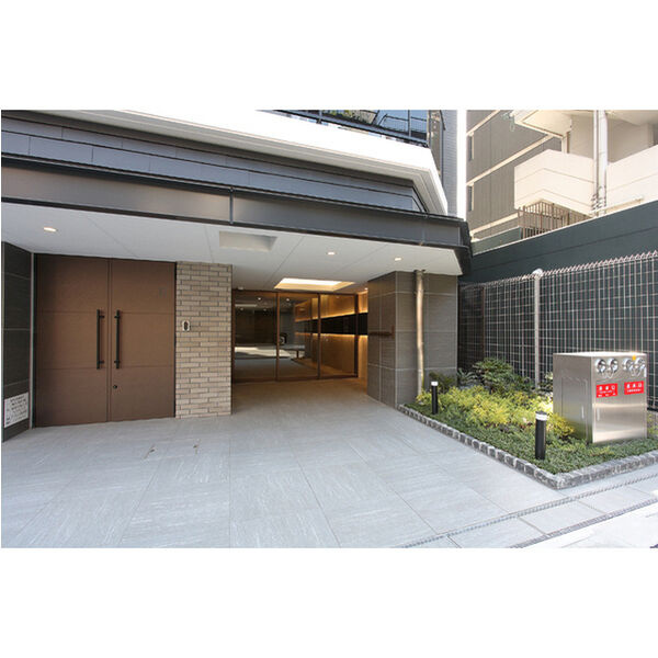コンフォリア・リヴ天王寺寺田町ソルテラスのエントランス