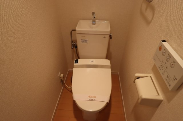 武蔵野市中町２丁目のアパートのトイレ