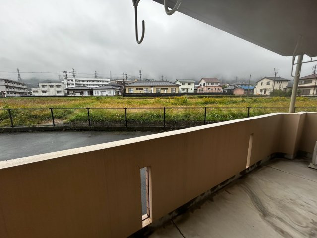 ユーミーノムラIIのバルコニー