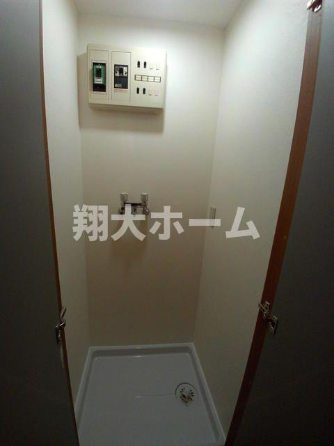 メゾンデラ駒込の玄関