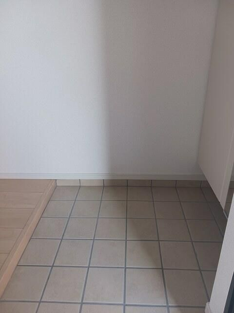 ラヴィアンローズＣの玄関