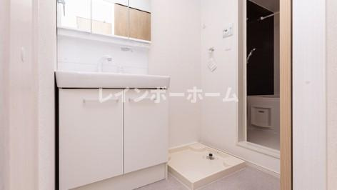 ヒカルサ坂戸緑町イーストの独立洗面台|※同施工会社参考写真※