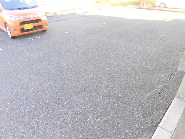 アクアポリスランドマーク2000の駐車場
