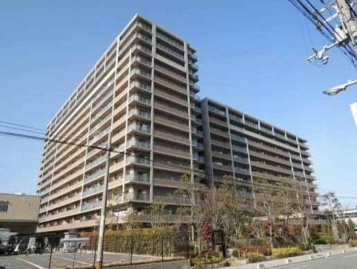 イーズ大阪の外観