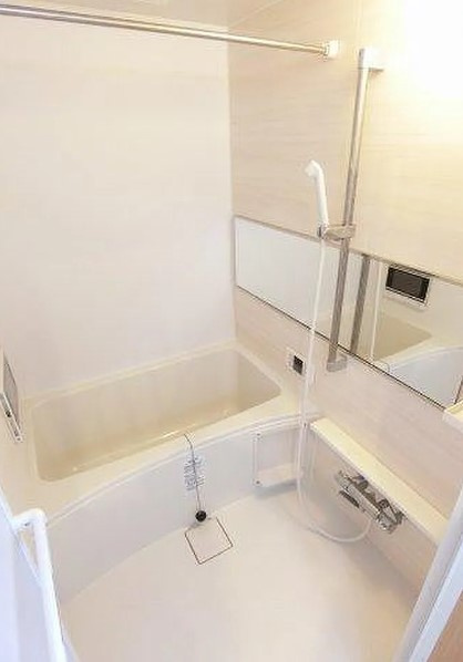久留米市東町の賃貸マンションの浴室|コンパクトで使いやすいお風呂です