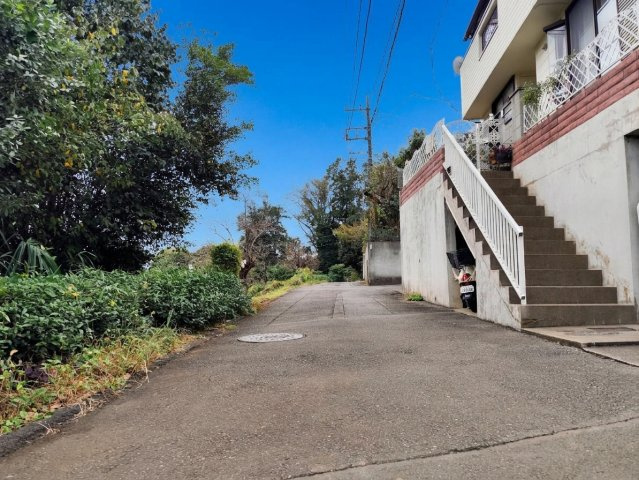 所沢市山口中古戸建（リフォーム完成12月頃）の前面道路含む現地写真