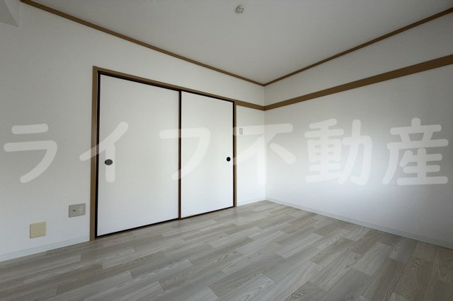 アーバンハイム吉元の居間・リビング|使いやすい居間です