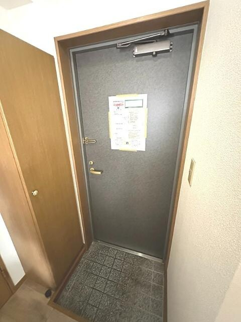 リバティ大森の玄関