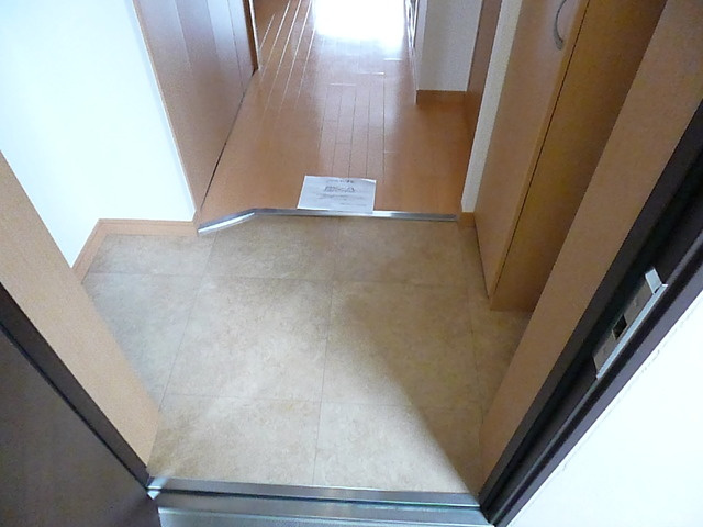 AXIS桜通内山の玄関