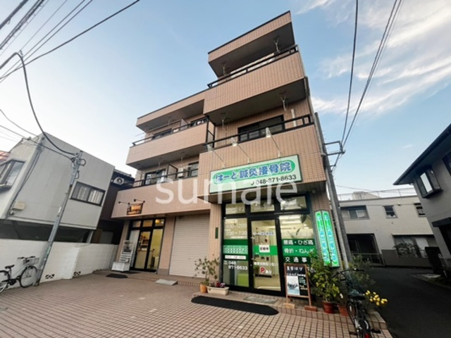 ファインスカイ大宮の外観|3階建てのマンションです