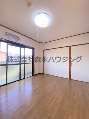 【洋室】 | 　メゾン深野 | リビングスペース代わりに使えそうな洋室です