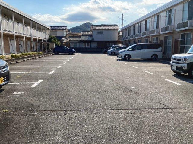 西之芝Ⅱ号館の駐車場