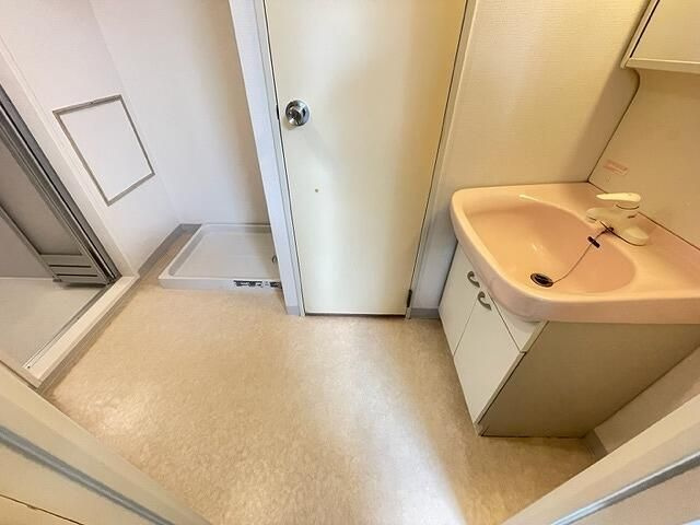 メゾンエル桜新町の洗面所|コンパクトで使いやすい洗面所
