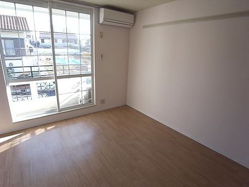 神戸市東灘区住吉山手２丁目のアパートの居間・リビング