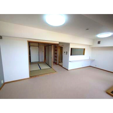 芦屋市朝日ケ丘町の賃貸マンションの居間・リビング