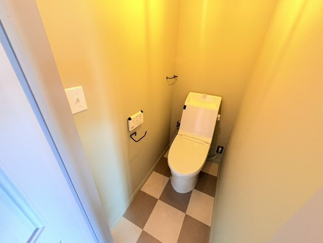 芦屋市大桝町の賃貸マンションのトイレ