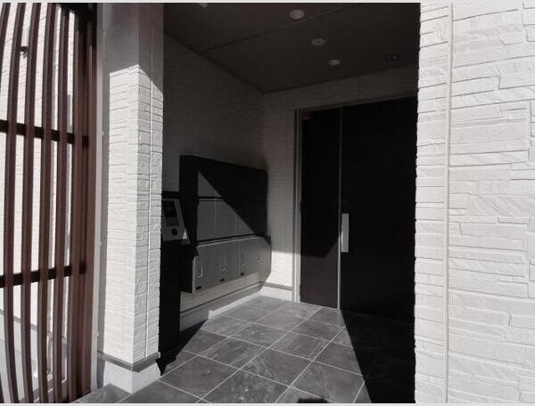 LUANA・AIR・RESIDENCE宮町のエントランス