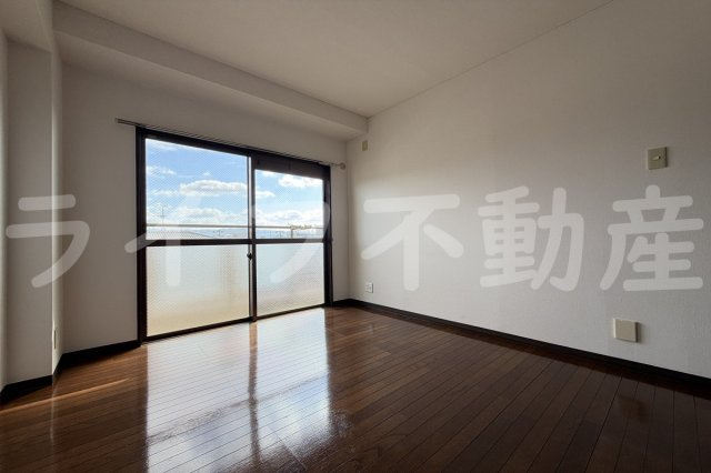 湊川マンションの洋室|個人の部屋や寝室として使える洋室です