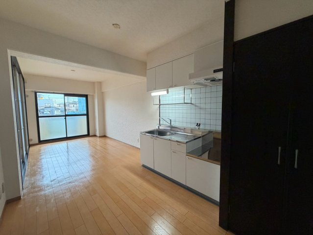サンハイツ寝屋川の居間・リビング