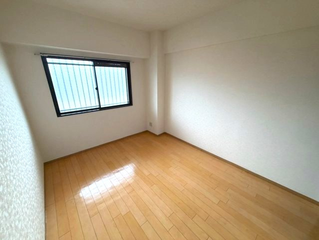 サンハイツ寝屋川の洋室