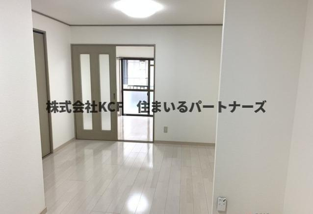 ラ バンリュ東合川の居間・リビング|ゆったり過ごせる居間です