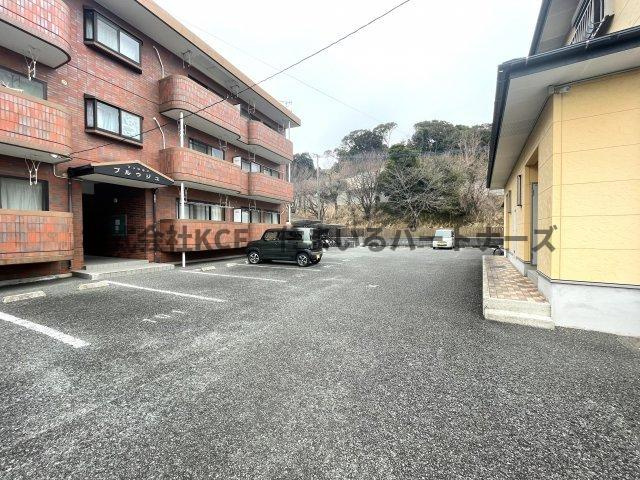 ブルウジュの駐車場|駐車場です