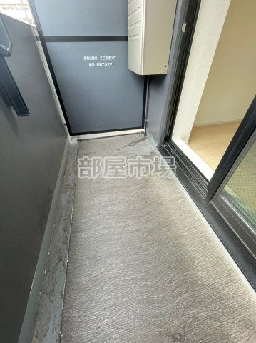 ミレドゥーエ両国のバルコニー