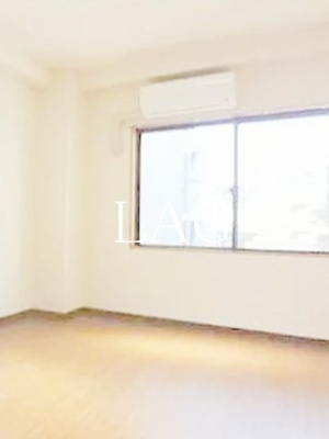 【居間・リビング】 | レジェンド森下 | 洋室のお部屋です。