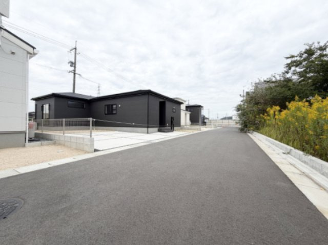 【前面道路含む現地写真】 | リーブルガーデン倉敷玉島乙島第14 (全4棟)