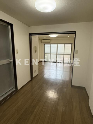 【居間・リビング】 | 塩島マンション | ゆったりとした居間です