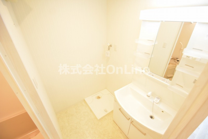 ONEメゾン東花園の洗面所