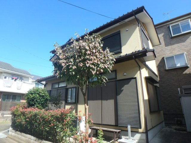 鶴ヶ島市鶴ヶ丘中古住宅の外観|外はこのようになっています