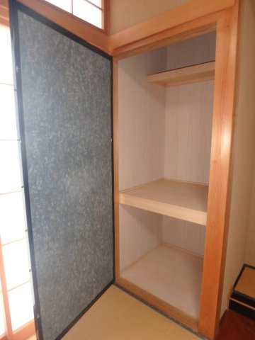 鶴ヶ島市鶴ヶ丘中古住宅の収納|便利な収納スペースです