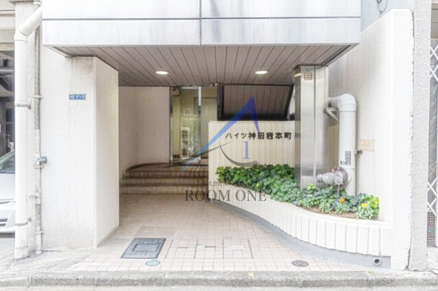 ハイツ神田岩本町のエントランス|エントランスです。
