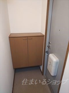 広島市安佐北区可部２丁目のアパートの玄関|シューズボックス