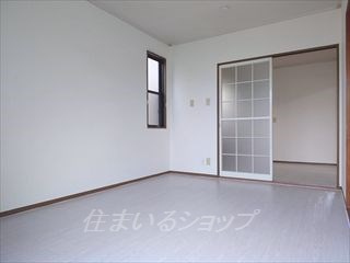 広島市安佐北区可部２丁目のアパートの居間・リビング